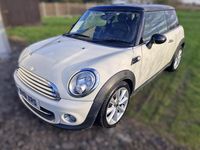 Used Mini Cooper Hatch 122 HP (89 kW) 2011 White Hatchback