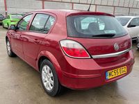 Usado Vauxhall Astra Club 2006 Rojo Utilitario