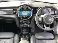Używany Mini Cooper Exclusive 134 KM (98 kW) 2024 Srebrny Hatchback