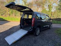 Usado Citroën Berlingo Feel 130 HP (95 kW) 2019 Cinzento Monovolume