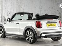 Używany Mini Cooper Exclusive 134 KM (98 kW) 2024 Srebrny Hatchback