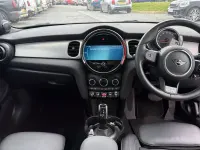 Usado Mini Cooper Exclusive 134 CV (98 kW) 2022 Gris Utilitario