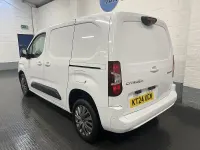 Usado Citroën Berlingo 100 HP (73 kW) 2024 Branco Monovolume