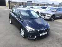 Begagnad BMW 218 Luxury Line 2015 Blå Halvkombi