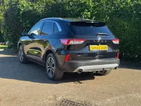 Usado Ford Kuga Titanium 190 HP (139 kW) 2022 Preto SUV