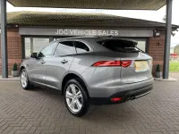 Używany Jaguar F-Pace Portfolio 180 KM (132 kW) 2020 Szary SUV