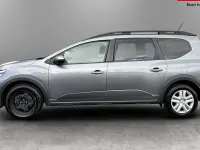Begagnad Dacia Jogger Expression 141 HK (103 kW) 2025 Minibuss