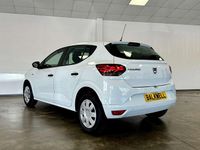 Used Dacia Sandero Essentiel 100 HP (73 kW) 2022 White Hatchback