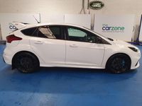 Używany Ford Focus RS 350 KM (257 kW) 2016 Biały Hatchback