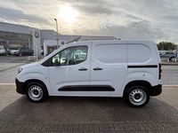 Second-hand Vauxhall Combo 100 CP (73 kW) 2024 Alb Van