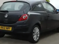 Usado Vauxhall Corsa Active 100 HP (73 kW) 2012 Preto Citadino