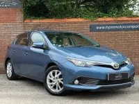 Used Toyota Auris 116 HP (85 kW) 2017 Blue Hatchback