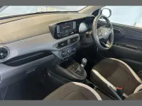 Used Hyundai i10 Advanced 62 HP (45 kW) 2024 White Hatchback