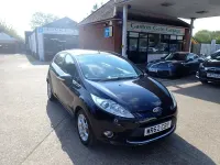 Usado Ford Fiesta Zetec 82 HP (60 kW) 2012 Preto Citadino