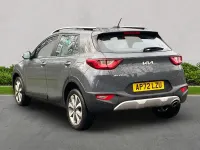 Usado Kia Stonic 99 HP (72 kW) 2023 Cinzento SUV
