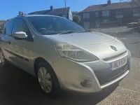 Usado Renault Clio II 75 HP (55 kW) 2011 Prateado Citadino
