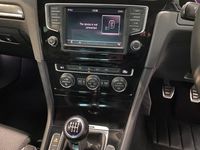 Begagnad VW Golf VII R 2016 Blå Halvkombi