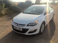 Used Vauxhall Astra 2017 White Estate