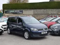 Begagnad VW Touran SE 105 HK (77 kW) 2012 Blå Minibuss