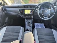 Used Toyota Auris Hybrid Business Edition 134 HP (98 kW) 2016 Grey Hatchback