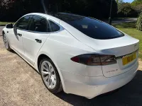 Used Tesla Model S 450 kW (613 HP) 2017 White Hatchback
