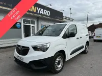 Second-hand Vauxhall Combo Edition 75 CP (55 kW) 2022 Alb Monovolum