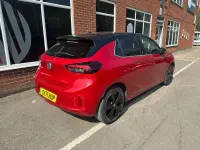 Begagnad Vauxhall Corsa-e Elite 100 kW (136 HK) 2021 Röd Halvkombi