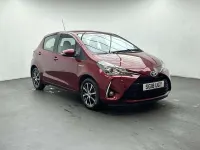 Used Toyota Yaris 100 HP (73 kW) 2018 Red Hatchback
