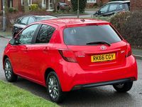 Usado Toyota Yaris 2016 Vermelho Citadino