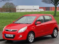 Used Hyundai i20 Style 99 HP (72 kW) 2010 Red Hatchback