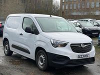 Second-hand Vauxhall Combo S 100 CP (73 kW) 2023 Alb Monovolum