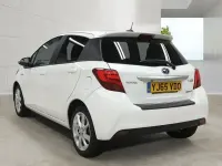 Used Toyota Yaris Sport 100 HP (73 kW) 2015 White Hatchback