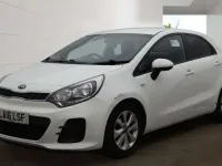 Used Kia Rio 84 HP (61 kW) 2016 White Hatchback