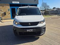 Used Peugeot Partner 120 HP (88 kW) 2020 White MPV