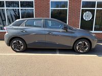 Begagnad MG MG4 EV SE 319 kW (435 HK) 2023 Grå Halvkombi