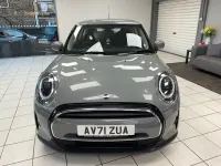 Usado Mini ONE Classic 102 CV (75 kW) 2022 Gris Utilitario
