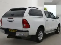 Used Toyota HiLux 150 HP (110 kW) 2016 White Pickup