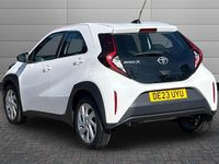 Used Toyota Aygo X PURE 72 HP (52 kW) 2023 White SUV