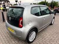Used VW up! high up! 75 HP (55 kW) 2014 Grey Hatchback