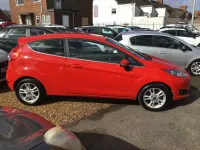Used Ford Fiesta Zetec 82 HP (60 kW) 2014 Red Hatchback