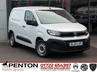 Second-hand Vauxhall Combo S 100 CP (73 kW) 2024 Alb Monovolum