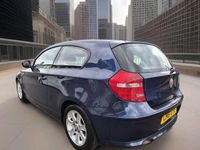 Używany BMW 118 143 KM (105 kW) 2011 Niebieski Hatchback