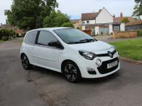 Used Renault Twingo Dynamique 75 HP (55 kW) 2012 White Hatchback