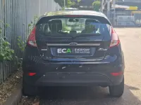 Usado Ford Fiesta Zetec 2013 Negro Utilitario