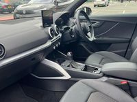 Begagnad Audi Q2 S-Line 150 HK (110 kW) 2024 Grå SUV