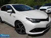 Used Toyota Auris Hybrid Design 136 HP (100 kW) 2018 Hatchback