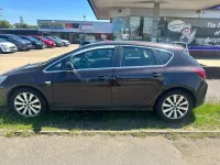 Used Vauxhall Astra Elite 165 HP (121 kW) 2014 Brown Hatchback