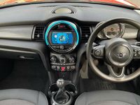 Used Mini Cooper Classic 134 HP (98 kW) 2019 Orange Hatchback