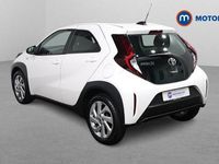 Used Toyota Aygo X PURE 72 HP (52 kW) 2024 White SUV