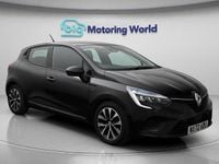 Used Renault Clio V Iconic 90 HP (66 kW) 2022 Black Hatchback
